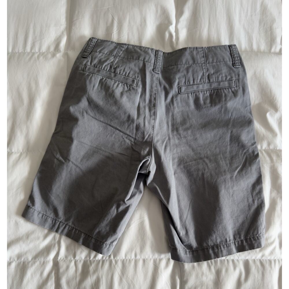 NWOT Old Navy Men’s Lived-In Straight Shorts Light Gray Inseam 10” Size 31 - Picture 2 of 7